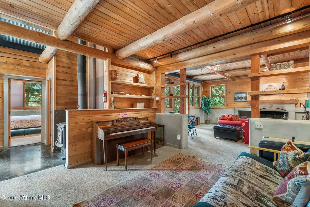6162 Eureka Road Sagle ID 83860