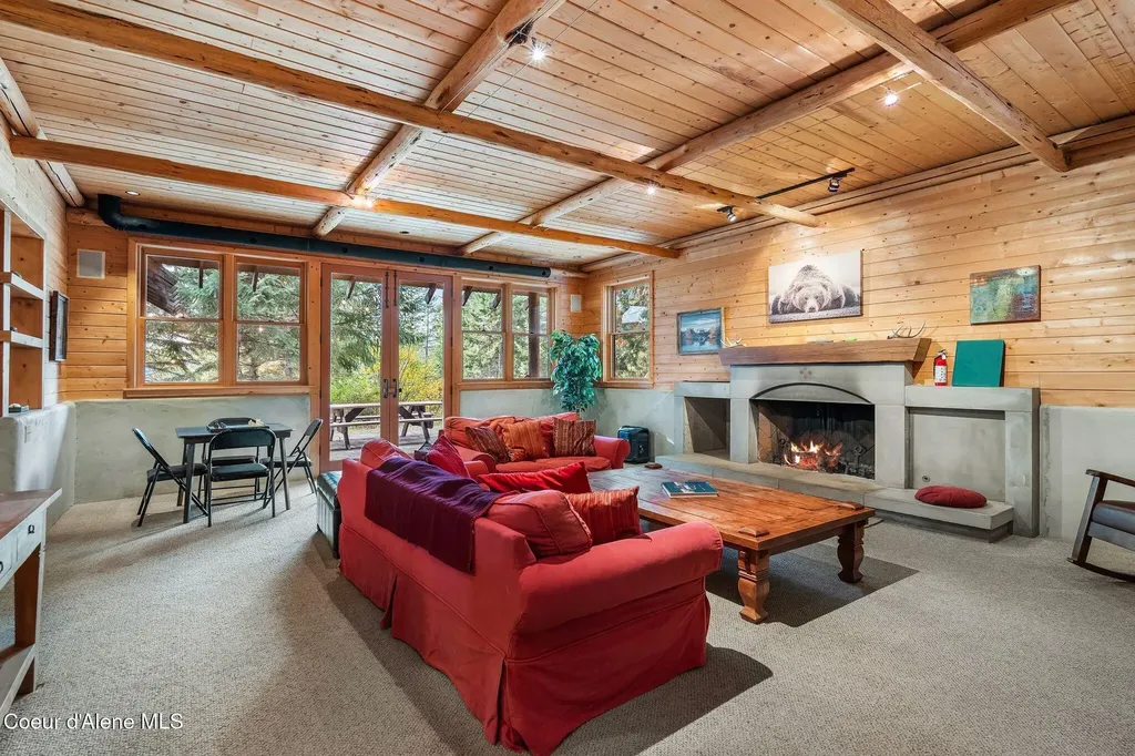 6162 Eureka Road Sagle ID 83860