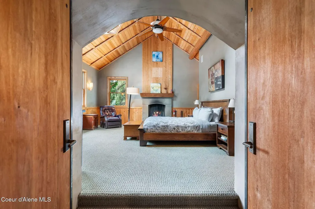 6162 Eureka Road Sagle ID 83860