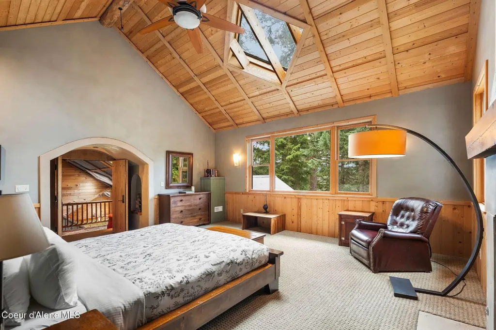 6162 Eureka Road Sagle ID 83860