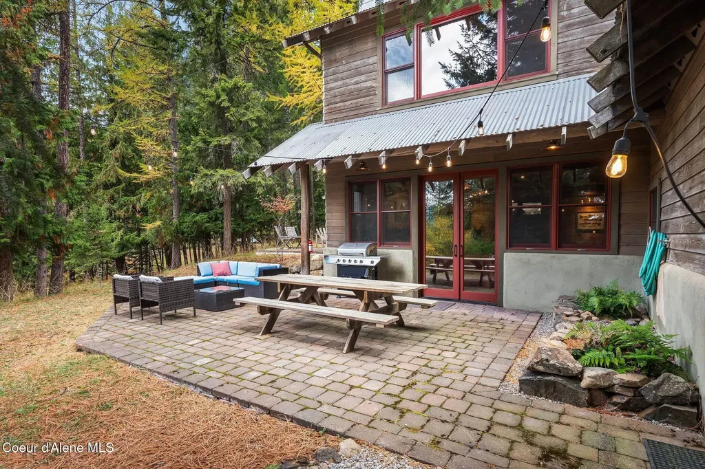 6162 Eureka Road Sagle ID 83860