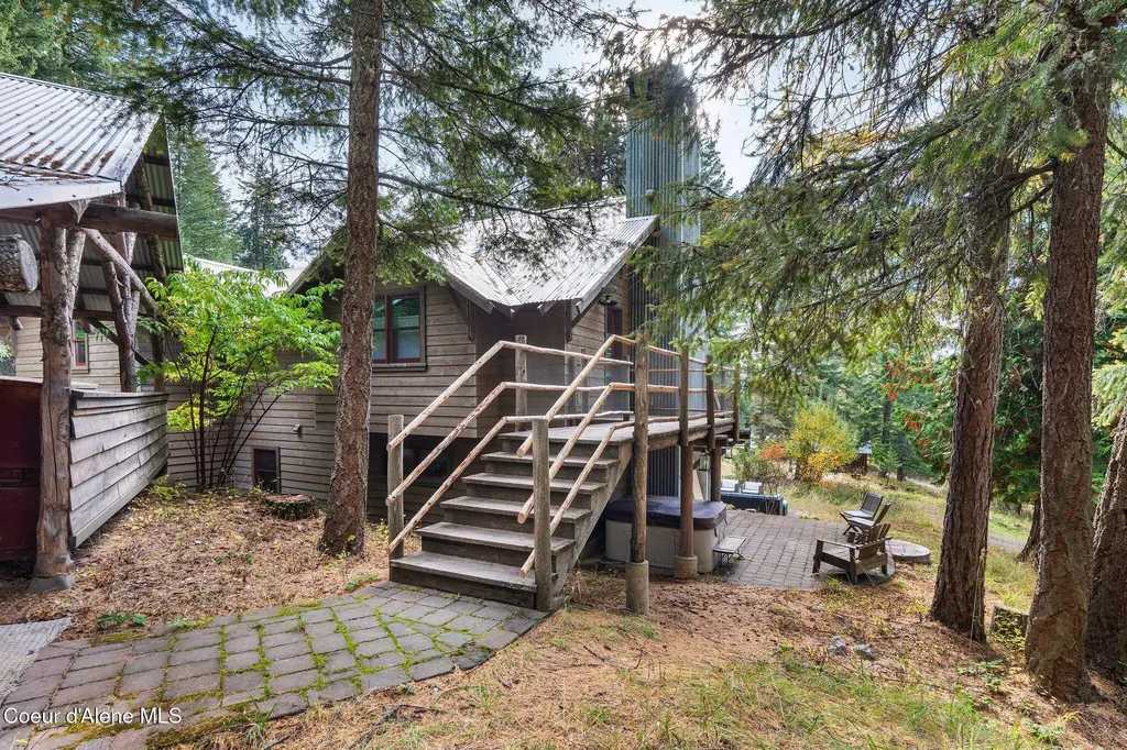 6162 Eureka Road Sagle ID 83860