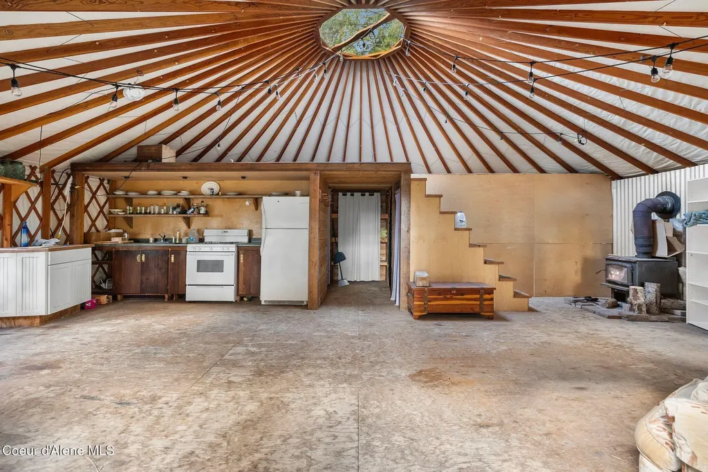 6162 Eureka Road Sagle ID 83860