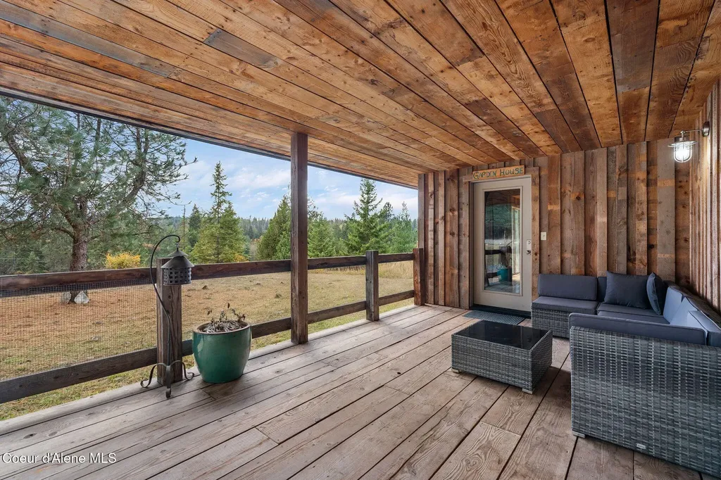 6162 Eureka Road Sagle ID 83860