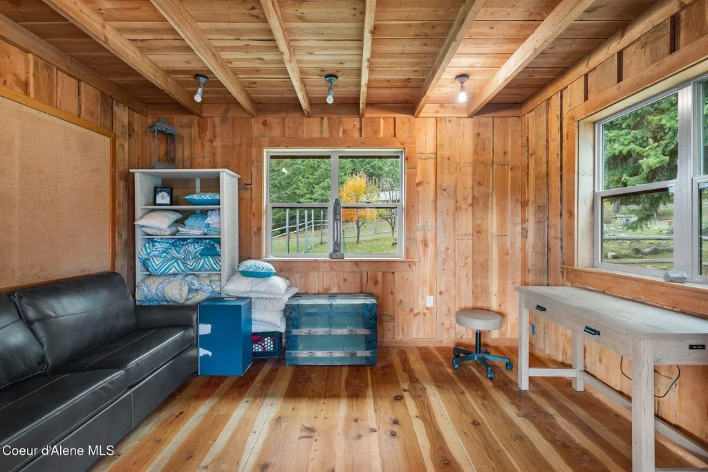 6162 Eureka Road Sagle ID 83860