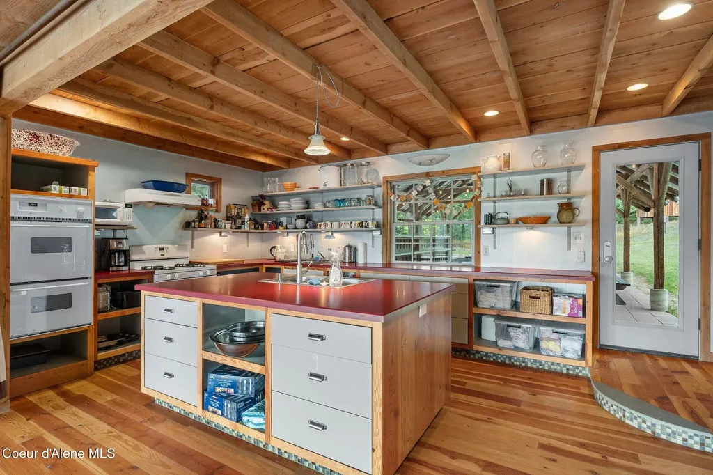 6162 Eureka Road Sagle ID 83860