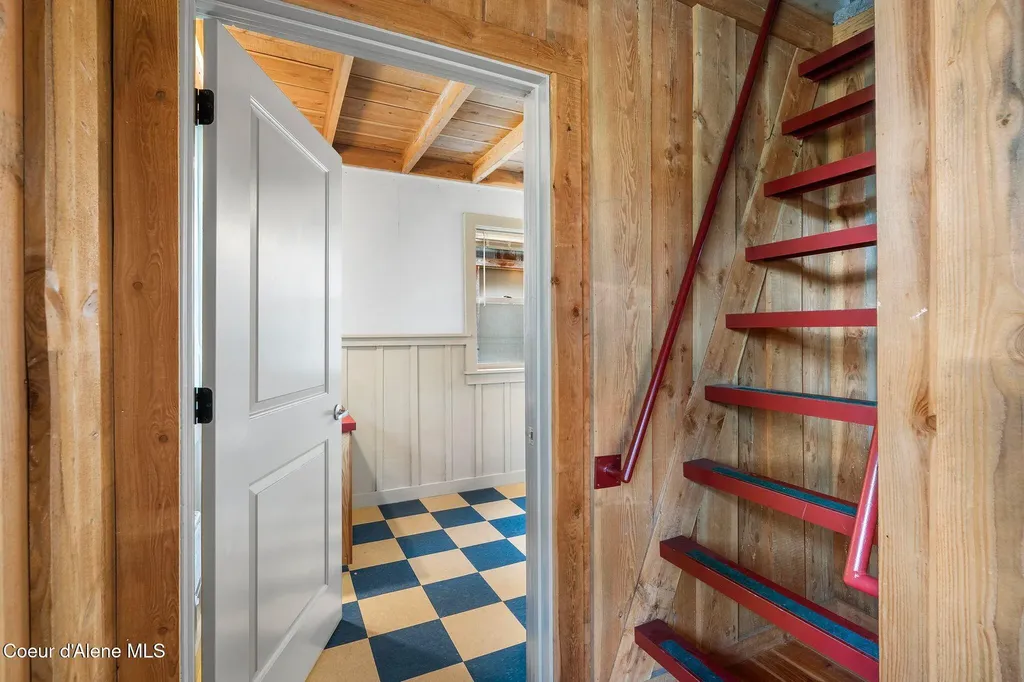 6162 Eureka Road Sagle ID 83860