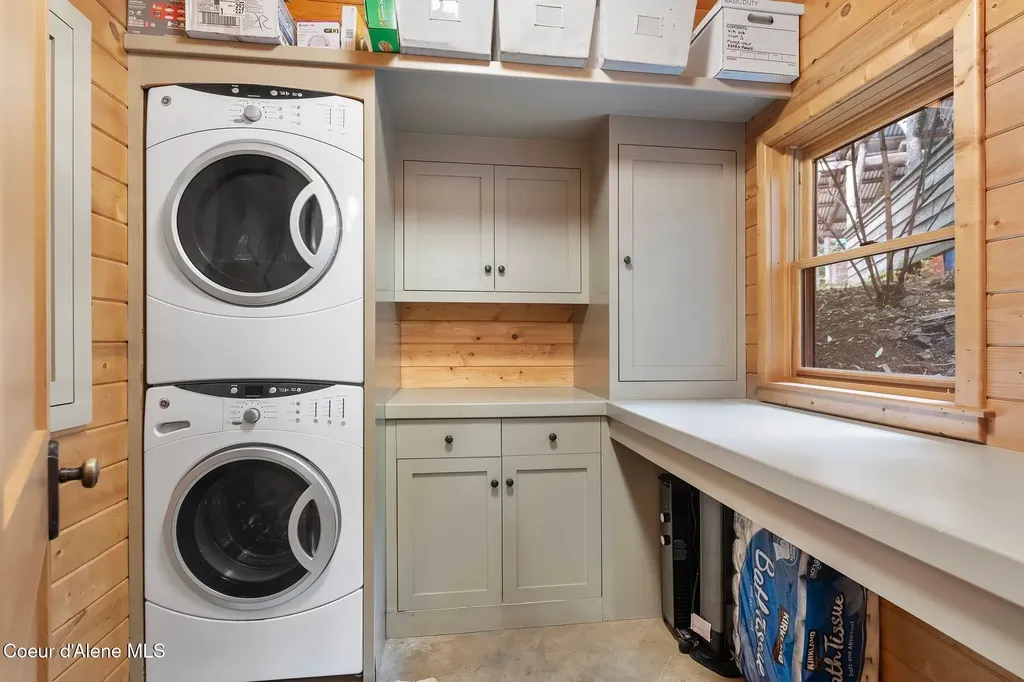 6162 Eureka Road Sagle ID 83860