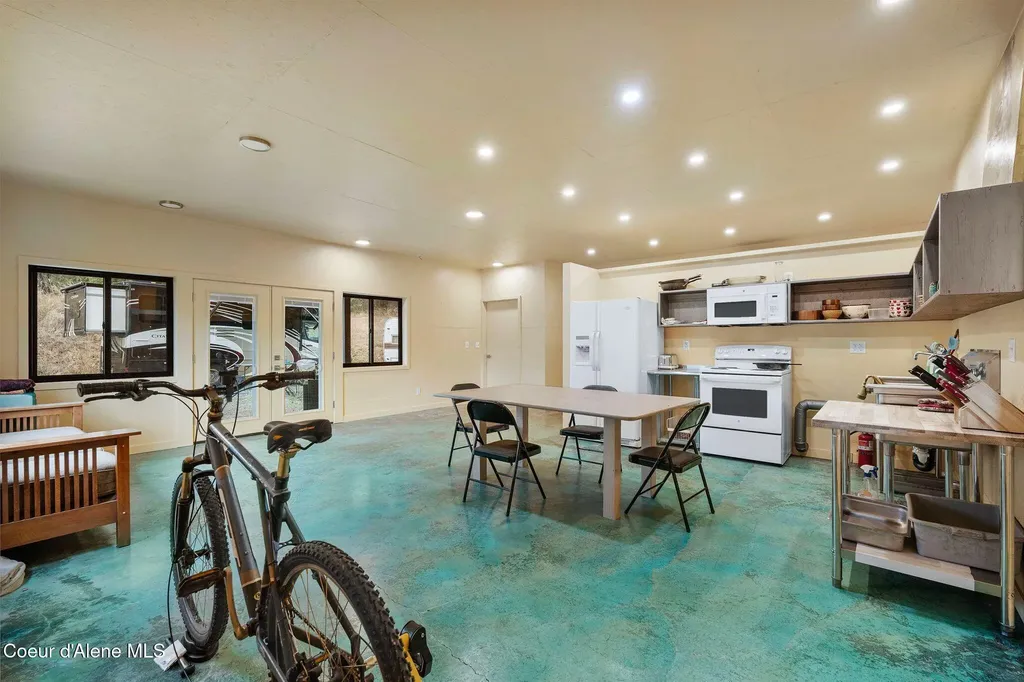 6162 Eureka Road Sagle ID 83860