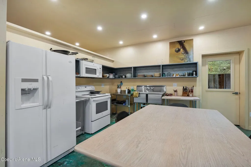 6162 Eureka Road Sagle ID 83860