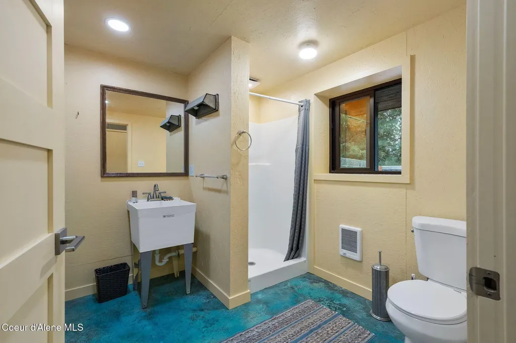 6162 Eureka Road Sagle ID 83860