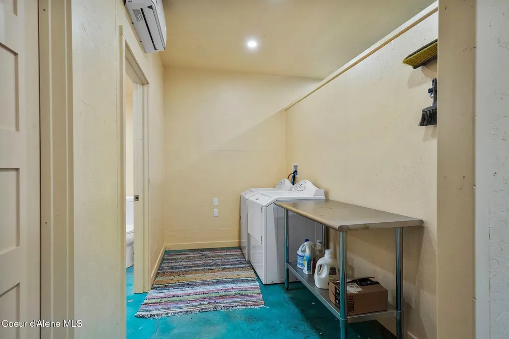 6162 Eureka Road Sagle ID 83860
