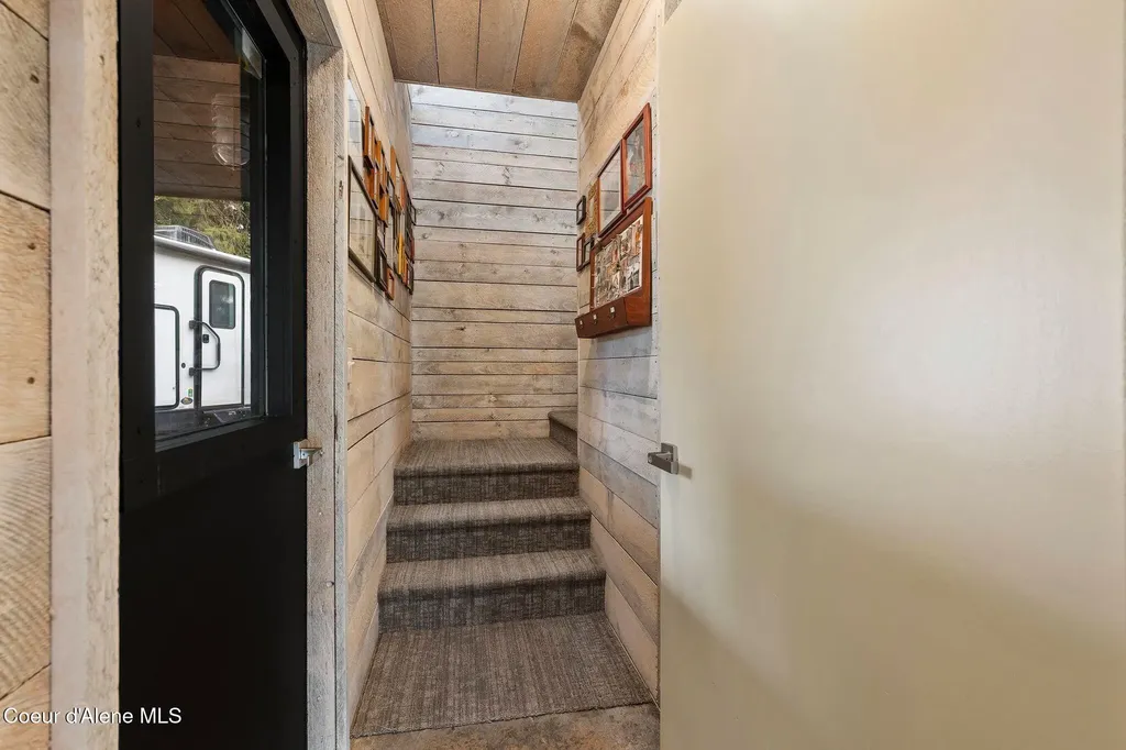 6162 Eureka Road Sagle ID 83860