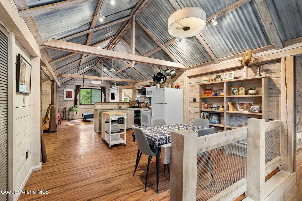 6162 Eureka Road Sagle ID 83860