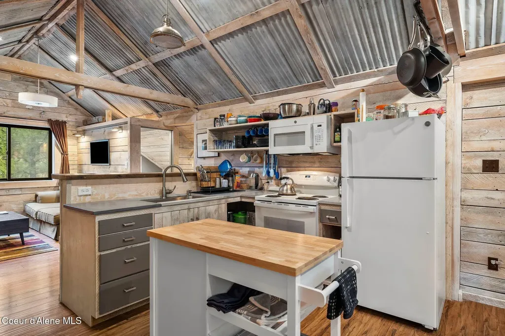 6162 Eureka Road Sagle ID 83860