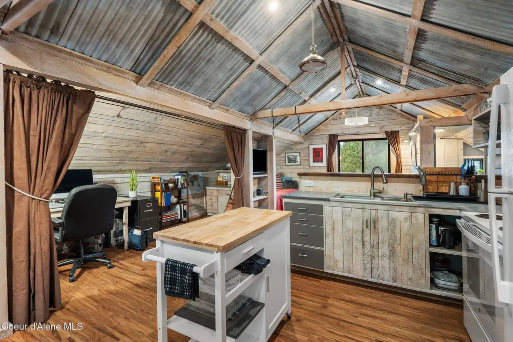 6162 Eureka Road Sagle ID 83860