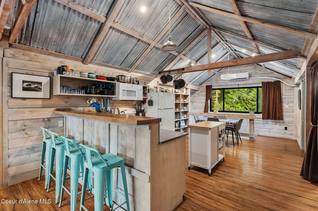 6162 Eureka Road Sagle ID 83860