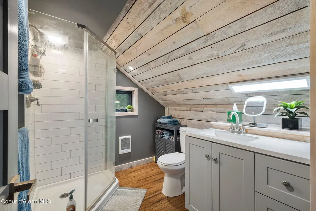 6162 Eureka Road Sagle ID 83860