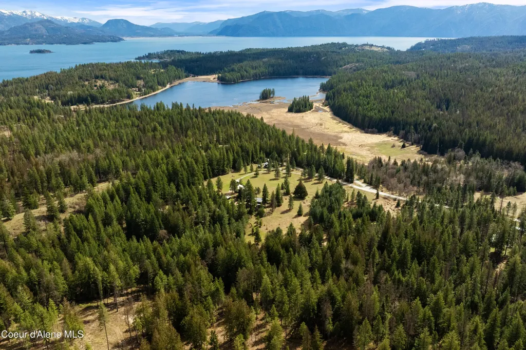 6162 Eureka Road Sagle ID 83860