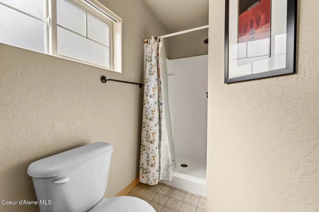 195 Snowplow Road Sandpoint ID 83864