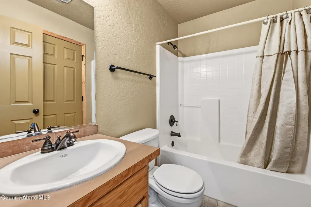 195 Snowplow Road Sandpoint ID 83864