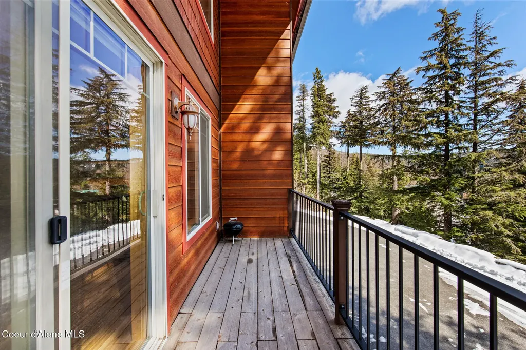 195 Snowplow Road Sandpoint ID 83864