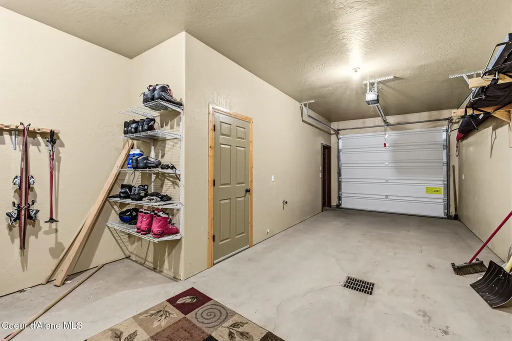 195 Snowplow Road Sandpoint ID 83864
