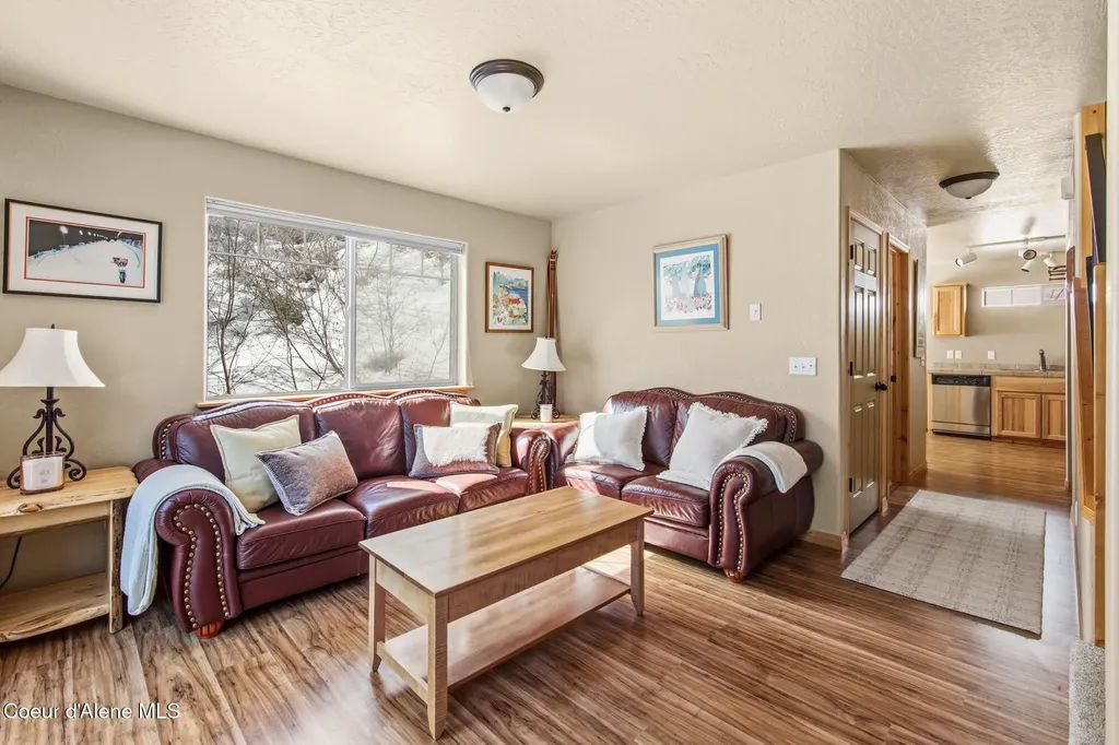 195 Snowplow Road Sandpoint ID 83864