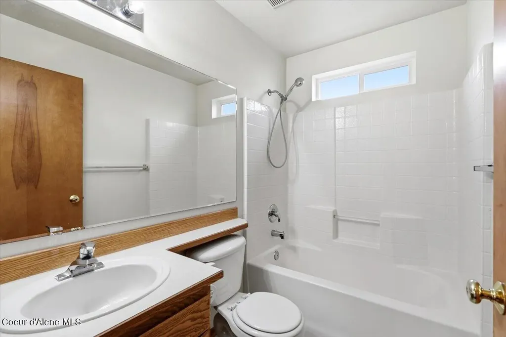215 W Chippewa Drive Post Falls ID 83854