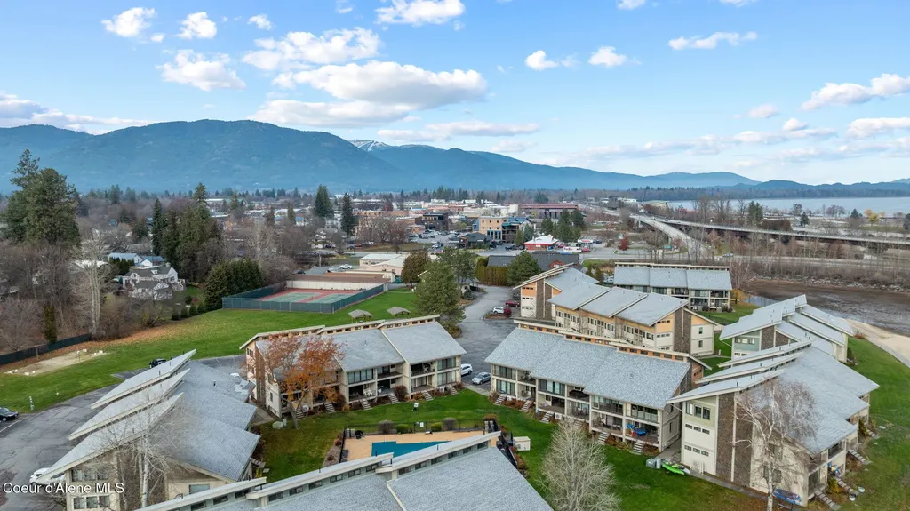 301 Iberian Way Sandpoint ID 83864