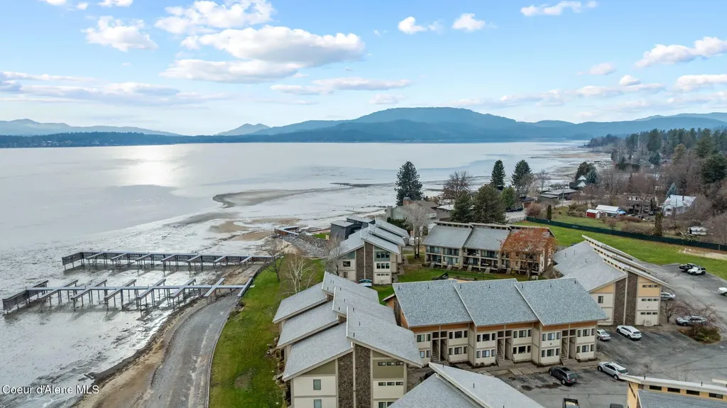 301 Iberian Way Sandpoint ID 83864