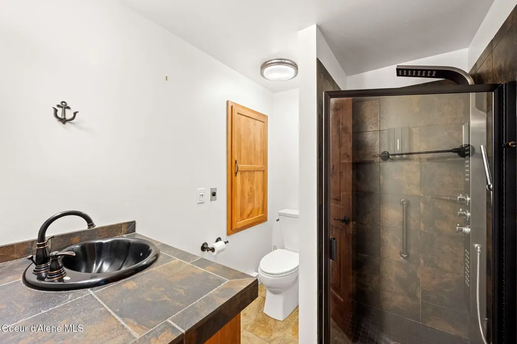 301 Iberian Way Sandpoint ID 83864