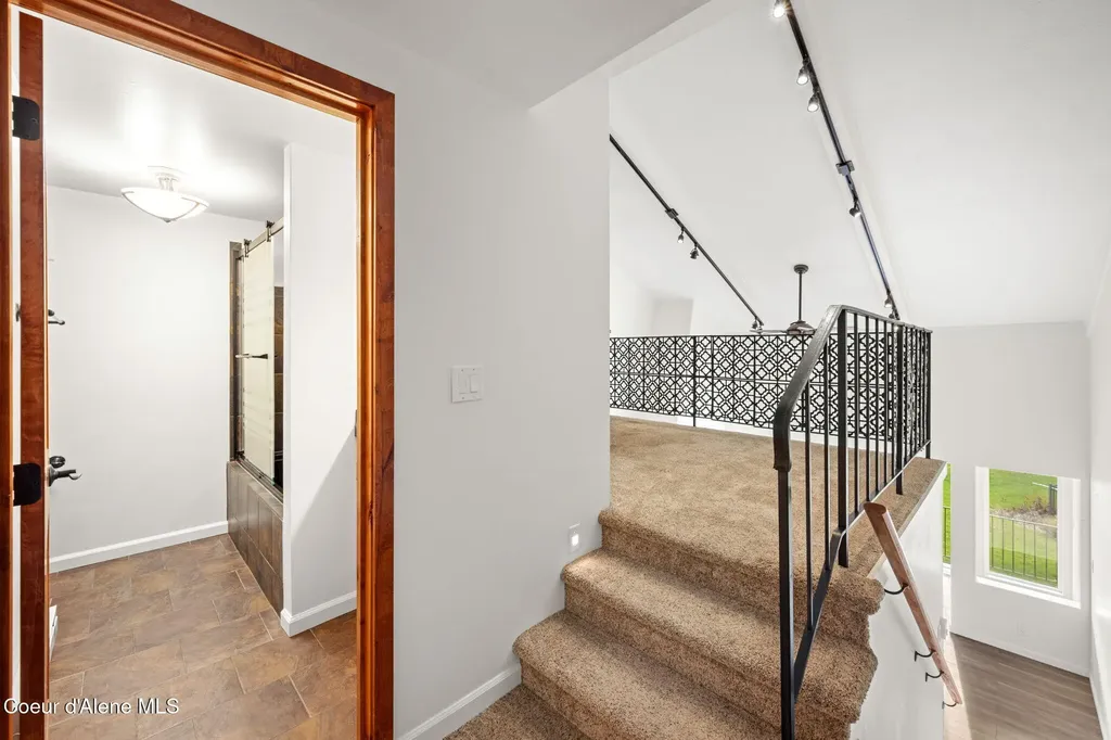 301 Iberian Way Sandpoint ID 83864