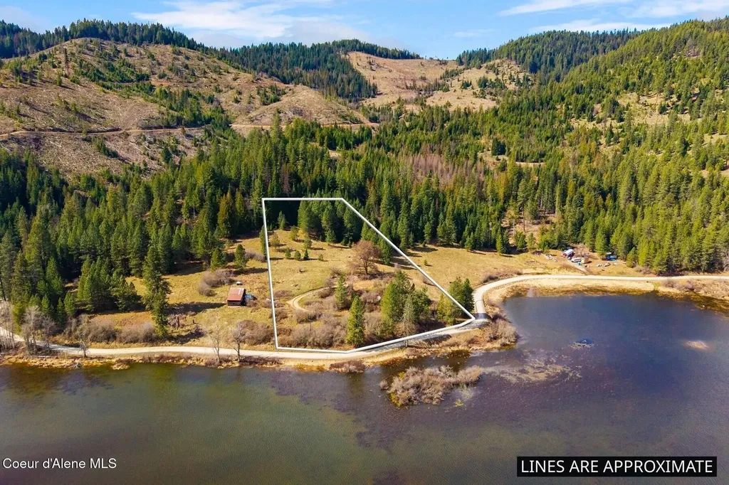 23203 E Killarney Lake Road Cataldo ID 83810