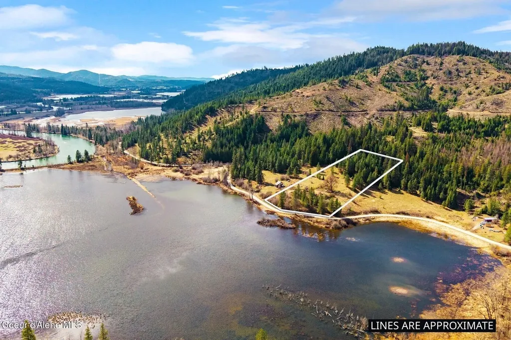 23203 E Killarney Lake Road Cataldo ID 83810