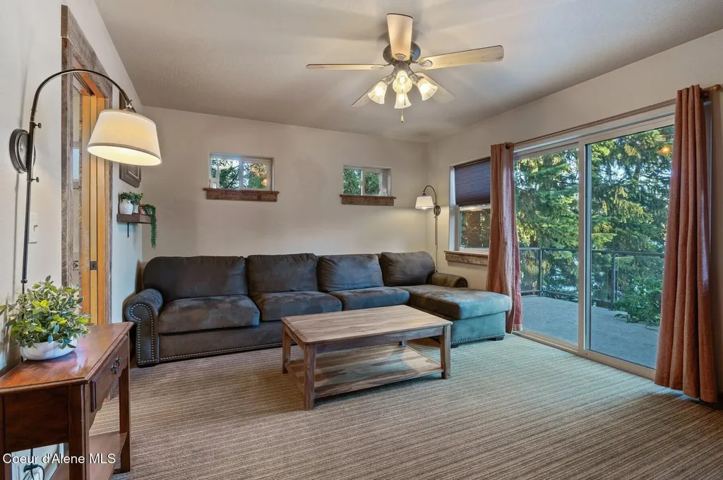 6469 E Evernade Road Hayden ID 83835