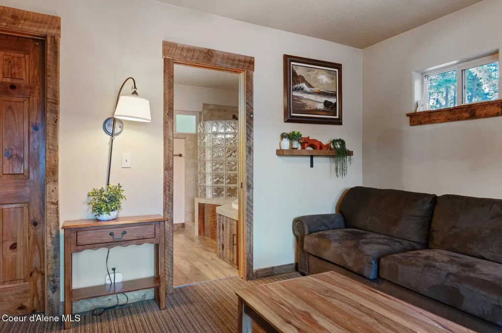 6469 E Evernade Road Hayden ID 83835