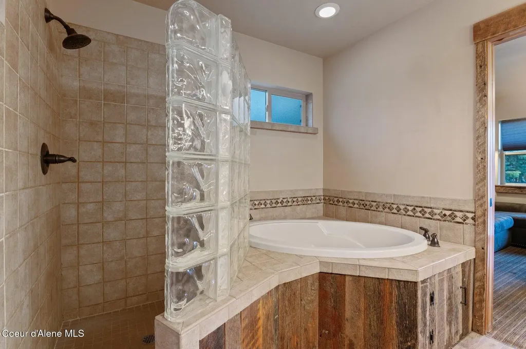 6469 E Evernade Road Hayden ID 83835