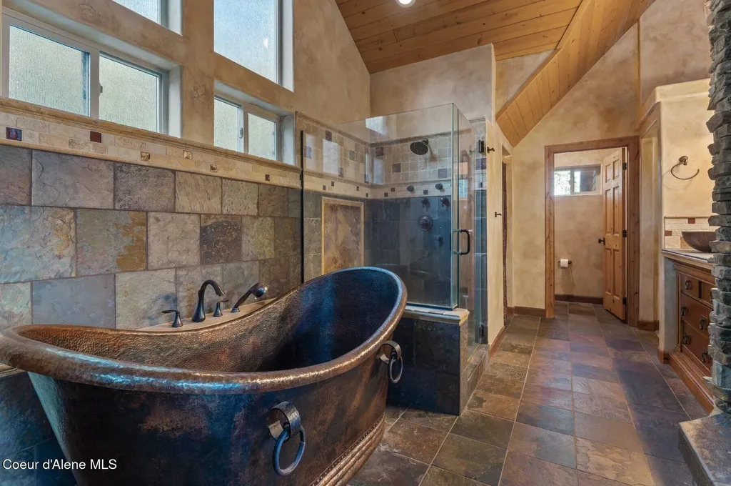 6469 E Evernade Road Hayden ID 83835