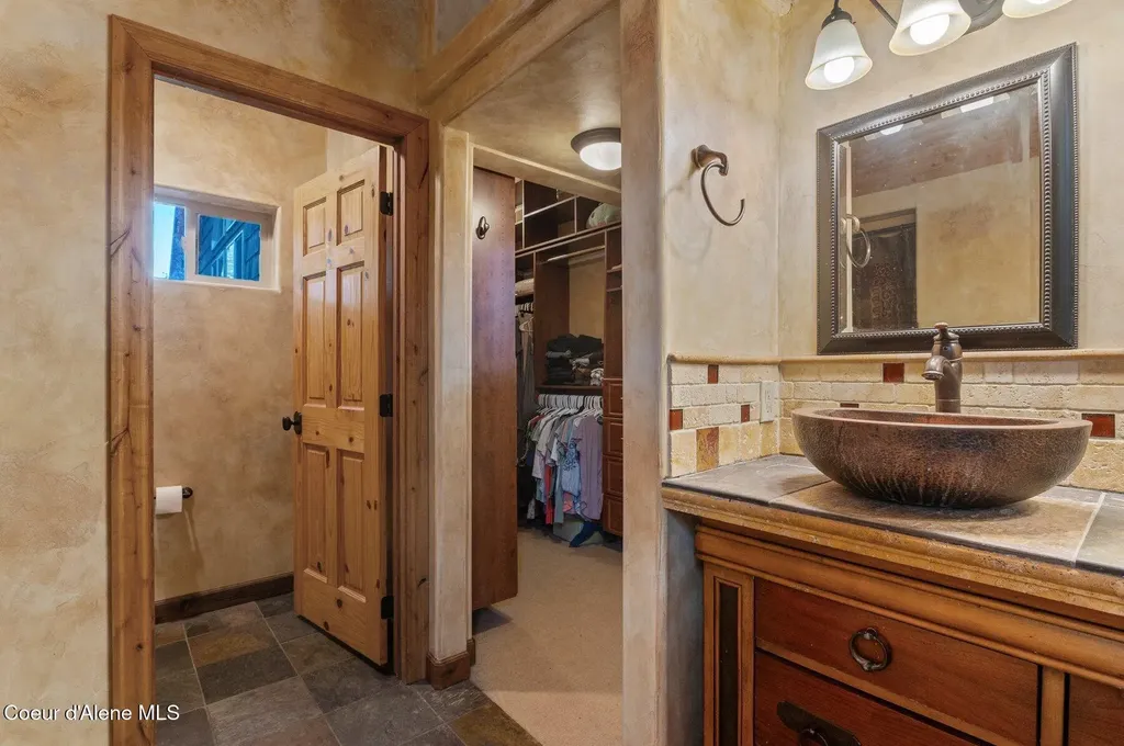 6469 E Evernade Road Hayden ID 83835