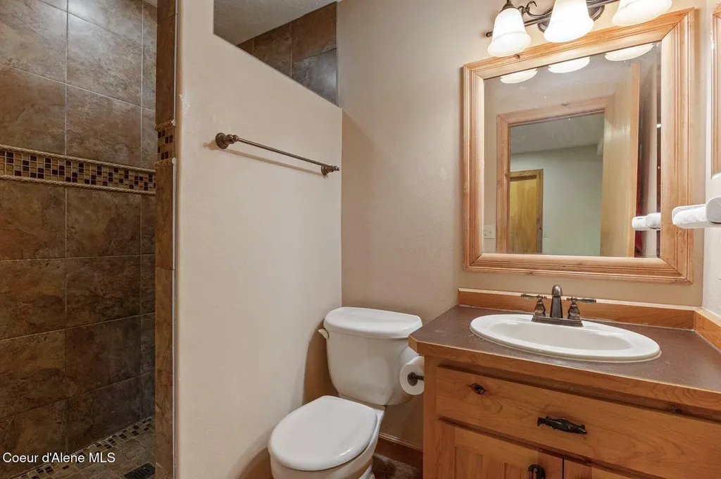 6469 E Evernade Road Hayden ID 83835