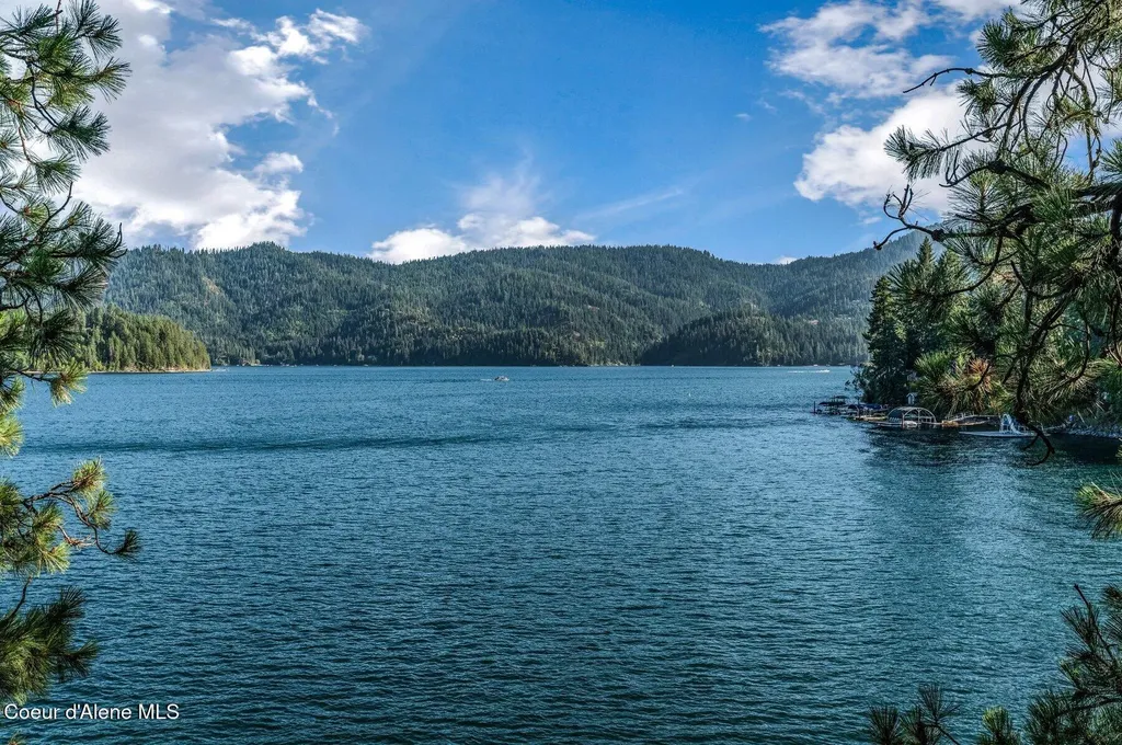 6469 E Evernade Road Hayden ID 83835