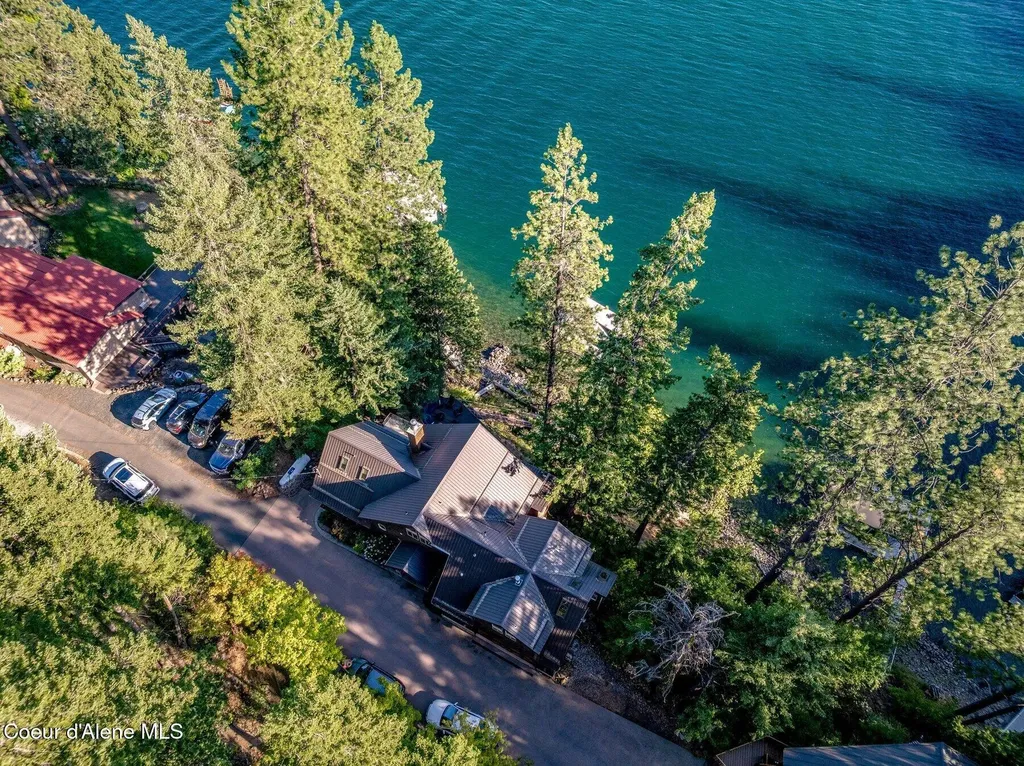 6469 E Evernade Road Hayden ID 83835