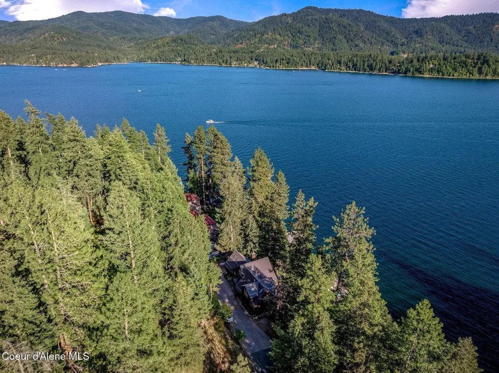 6469 E Evernade Road Hayden ID 83835