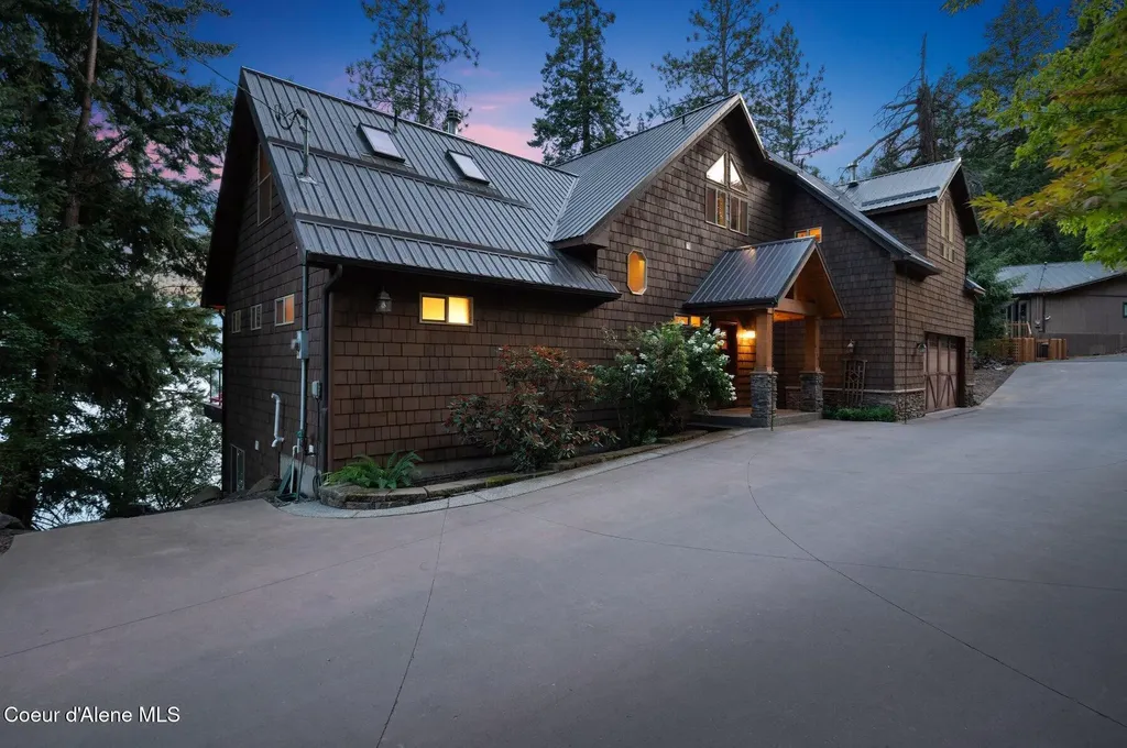 6469 E Evernade Road Hayden ID 83835
