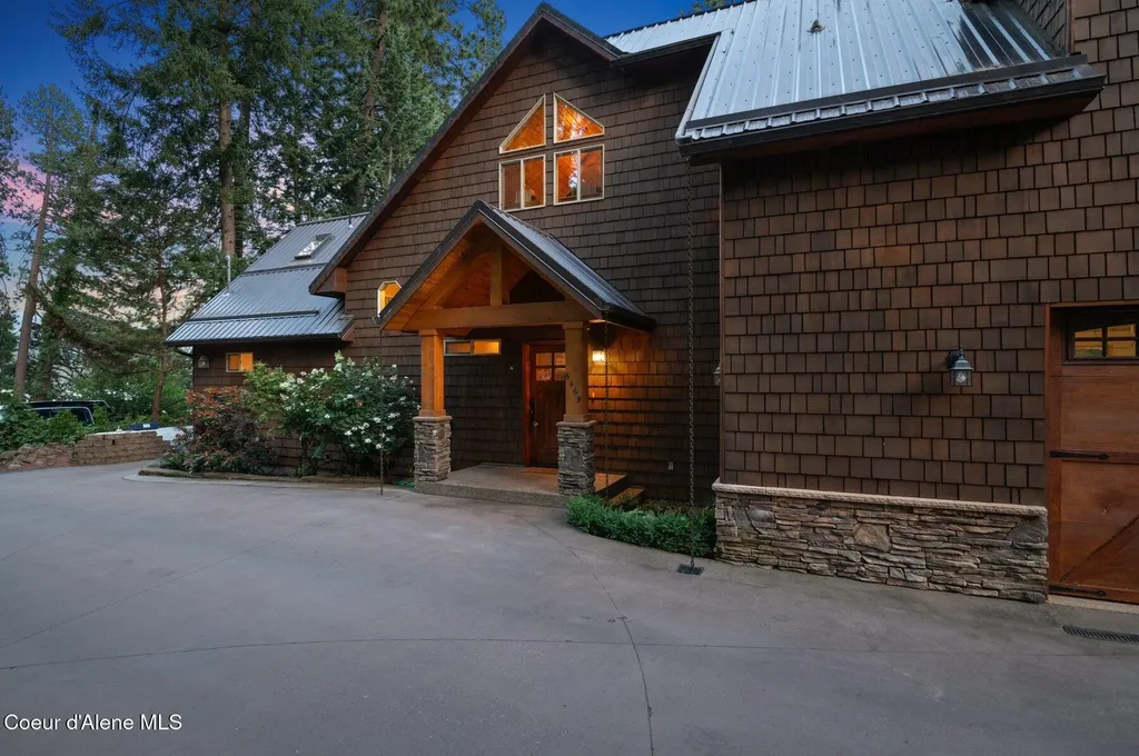 6469 E Evernade Road Hayden ID 83835
