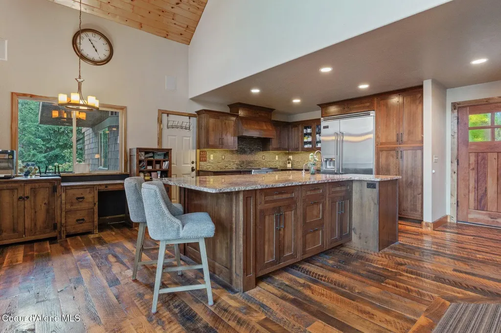 6469 E Evernade Road Hayden ID 83835