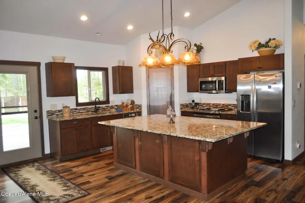 11111 E Arroyo Lane Athol ID 83801