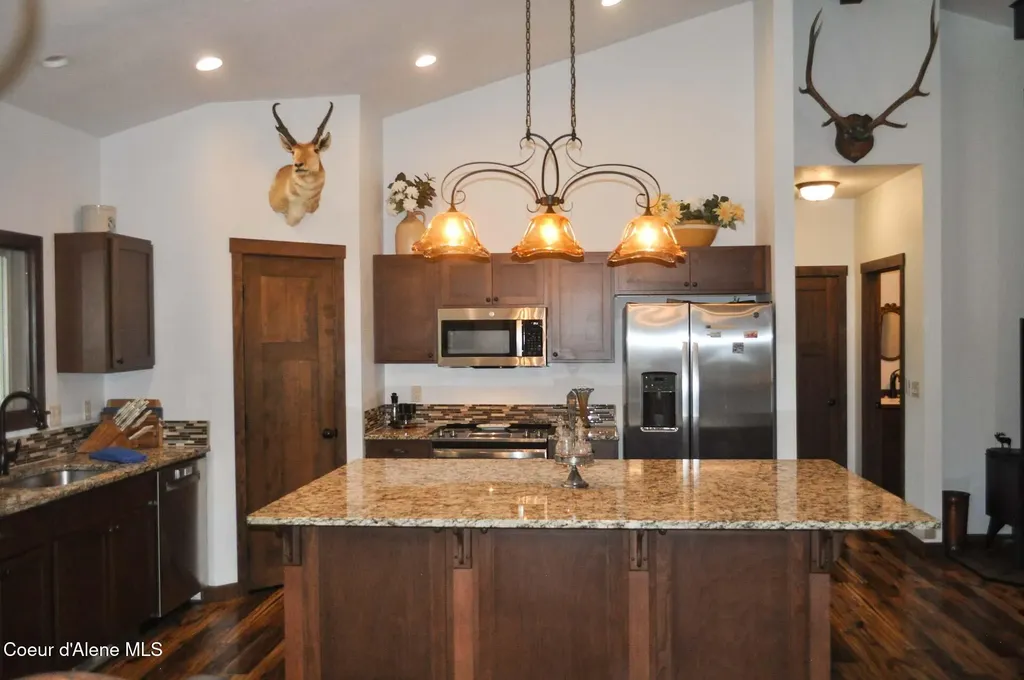 11111 E Arroyo Lane Athol ID 83801