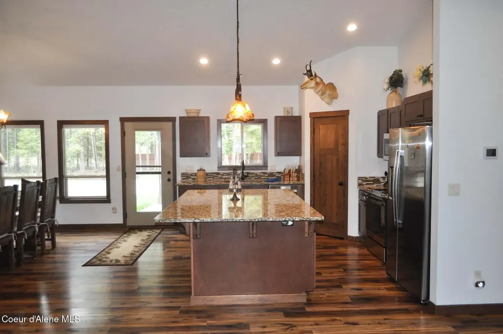 11111 E Arroyo Lane Athol ID 83801